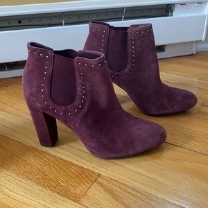 LAUREN RALPH LAUREN sexy suede eggplant booties